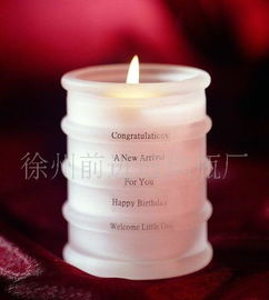 匠心獨具 紅藍(lán)黃透明玻璃花瓶與工藝瓶全解析，附白酒瓶選購指南